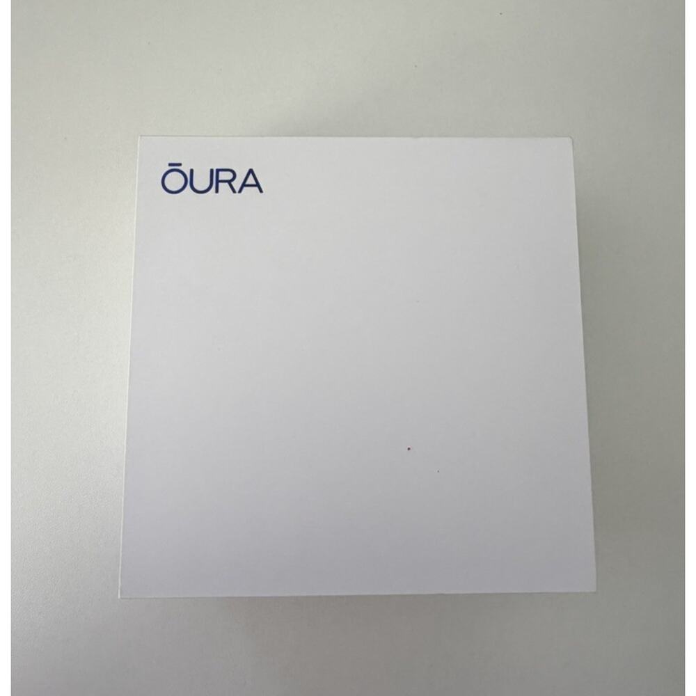 Oura Ring Gen3 Horizon Size 9 - Silver - Picture 6 of 7